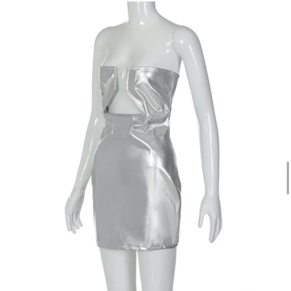 Dress - Picture 3 of 5